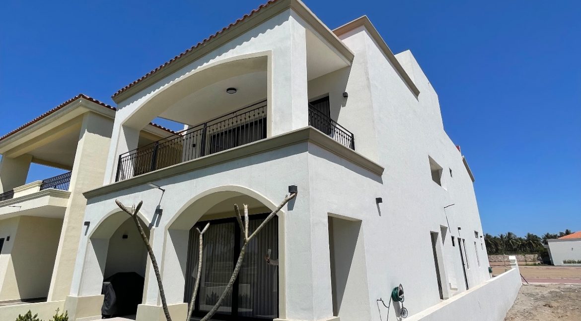 ff04650b-6d95-4e12-853a-475902fb31d8