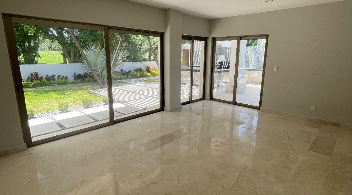 1a880bf8-5eeb-4c03-9ca4-a270e899aafb