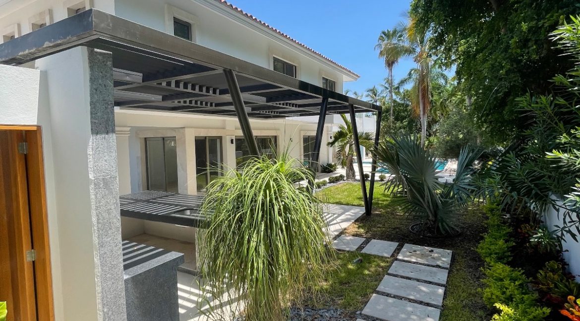 86a26459-c926-46b1-987e-d9e3b3992349