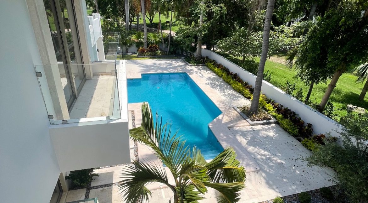 8c399506-08a0-436b-8bd4-f85884ca373b