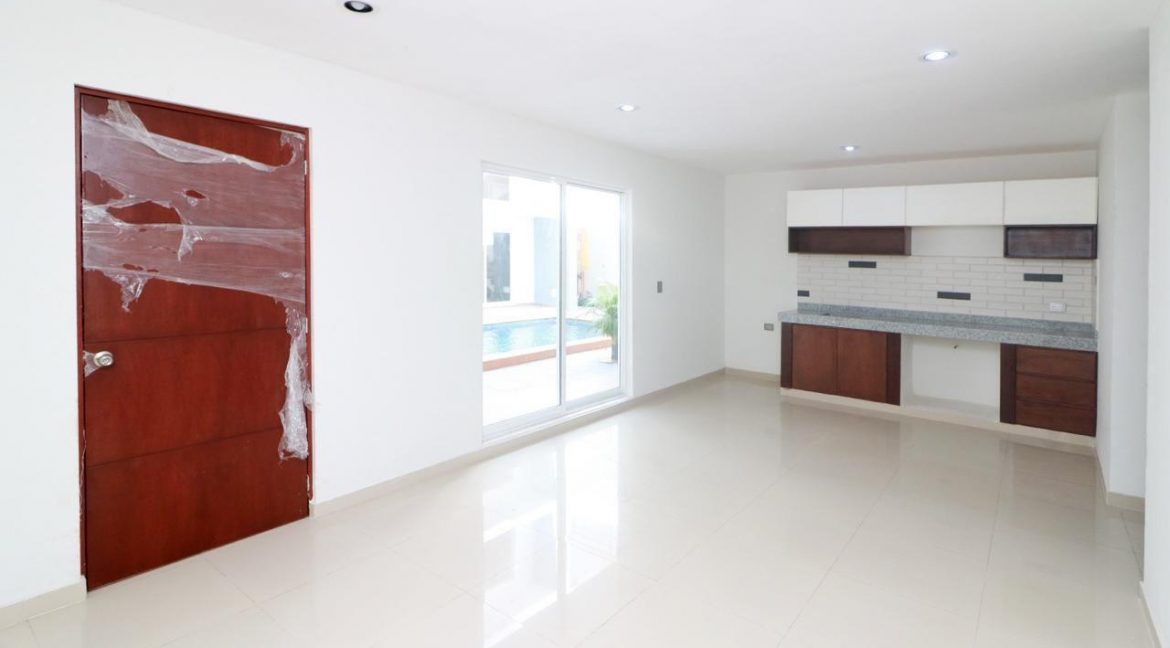 WhatsApp Image 2025-05-22 at 1.21.14 PM (2)