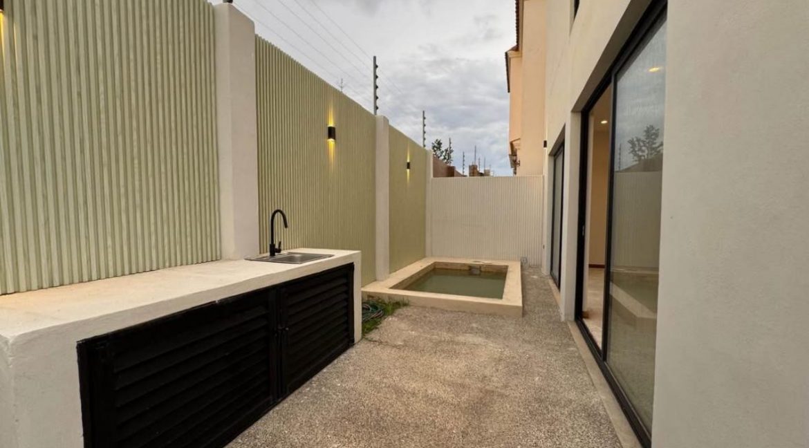 WhatsApp Image 2025-08-23 at 11.08.01 AM (1)