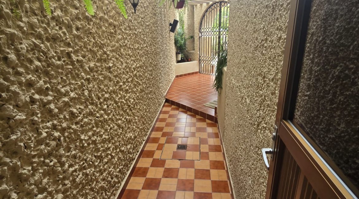 WhatsApp Image 2025-08-23 at 12.05.18 PM (3)