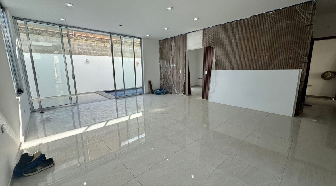 WhatsApp Image 2025-12-07 at 1.37.21 PM