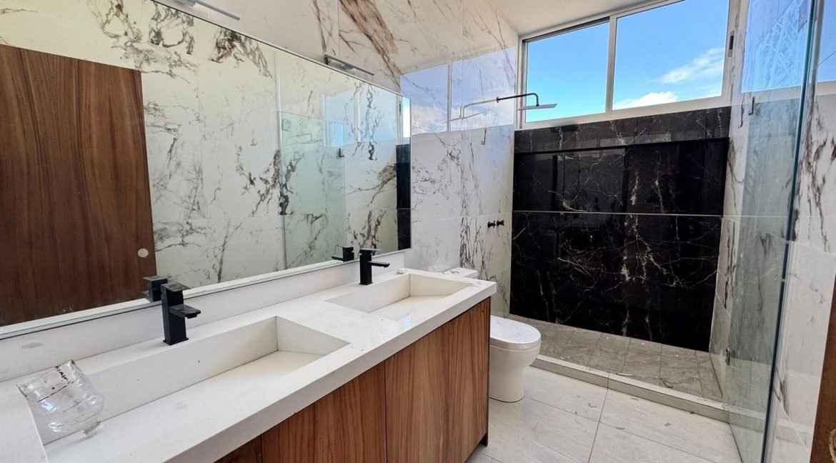 WhatsApp Image 2025-12-07 at 1.37.21 PM (5)